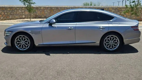 2023 Genesis G80 2.5T RWD - Image 2