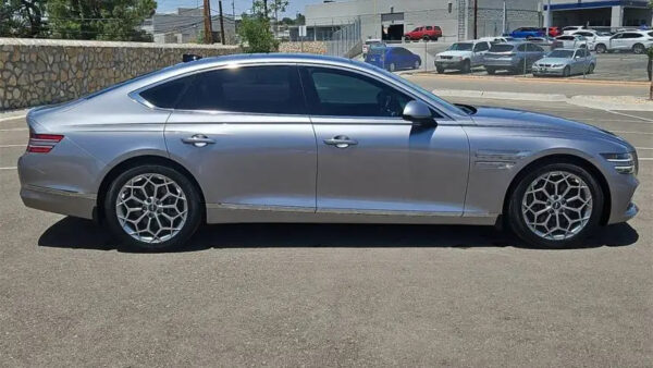 2023 Genesis G80 2.5T RWD - Image 3