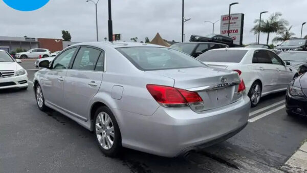 2012 Toyota Avalon Limited for sale - Image 2