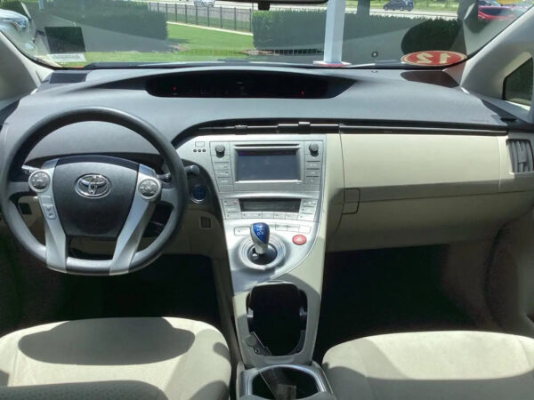 Used 2013 Toyota Prius LHD Low Mileage Automatic transmission - Image 5