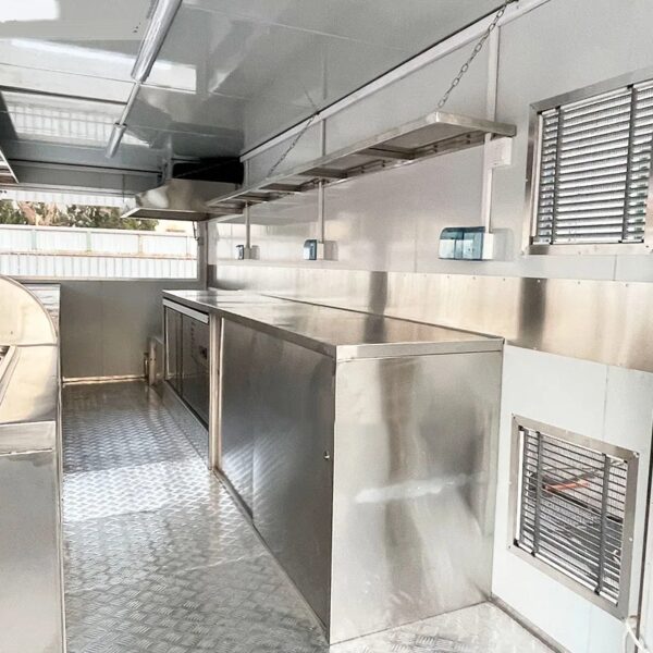 Food Trailers Fully Equipped Mobile Bar Trailer Fast Food Truck Customised Multifunctional Food Truck for Sale Mobile Restaurant - Image 6